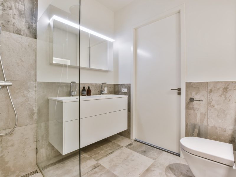 Interior design of beautiful and elegant bathroom